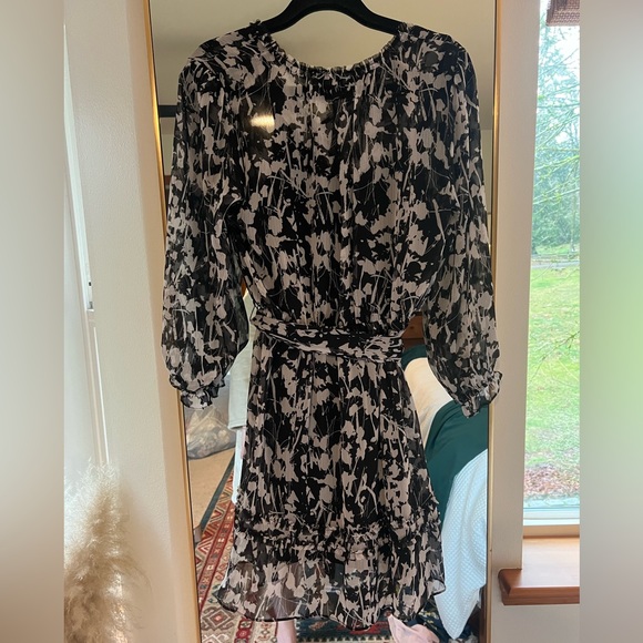 Simply Vera by Vera Wang black and white floral shear 3/4 sleeve short dress - Picture 4 of 4